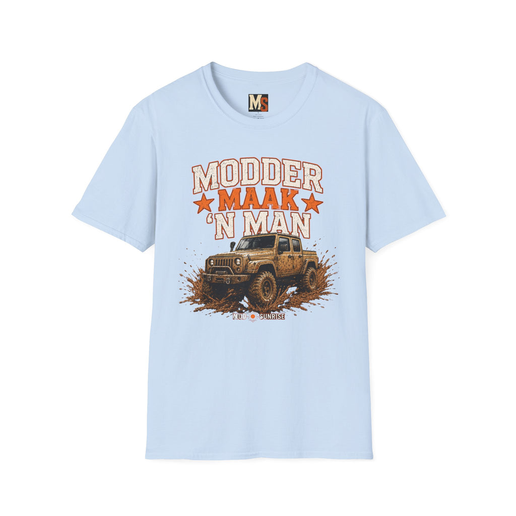 Modder maak 'n man T-shirt