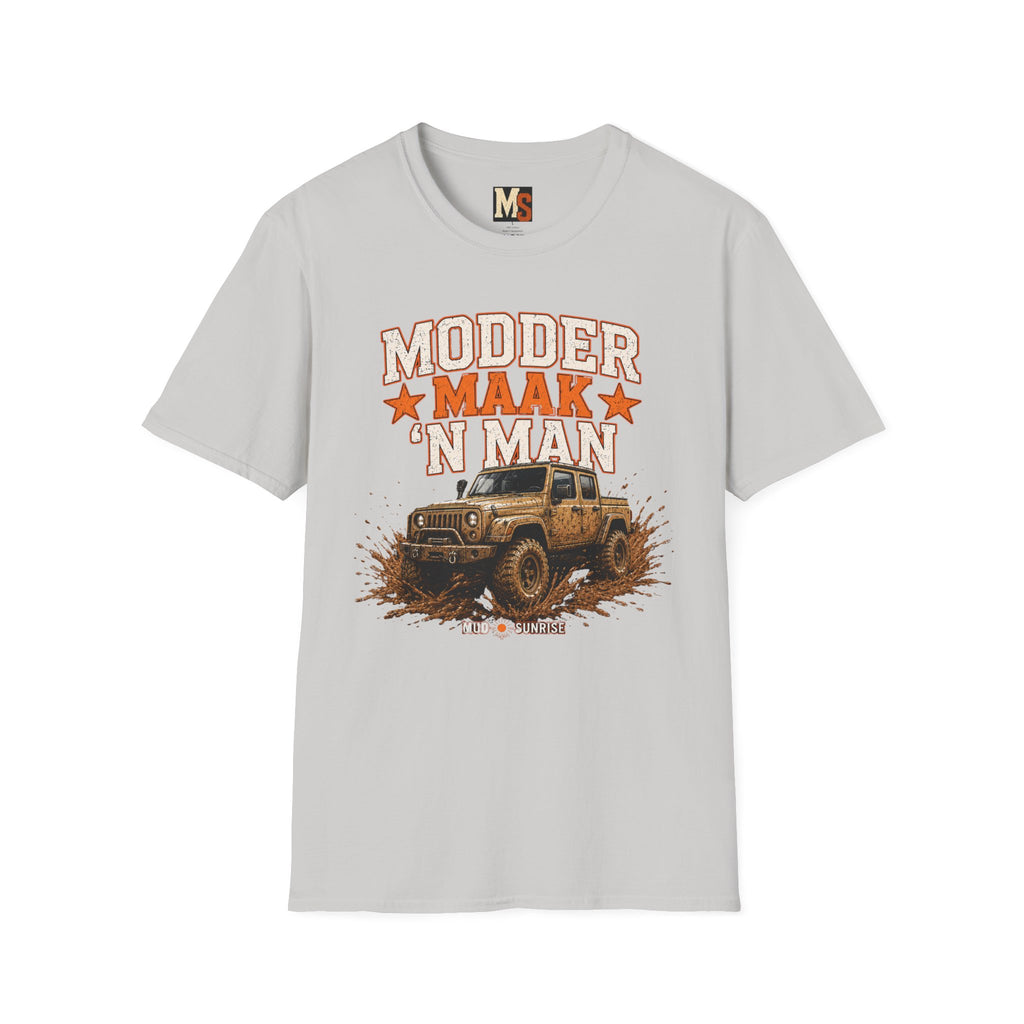 Modder maak 'n man T-shirt