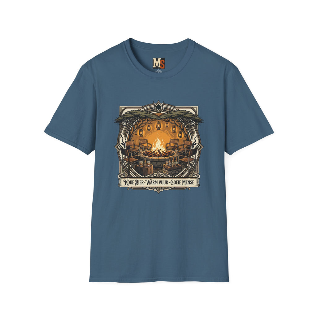 Koue bier, warm vuur, goeie mense T-shirt