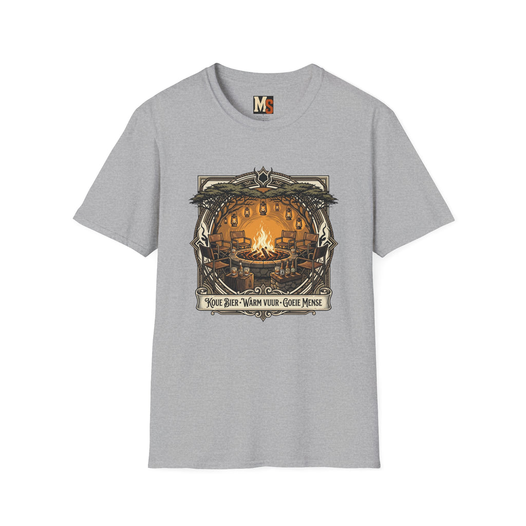 Koue bier, warm vuur, goeie mense T-shirt