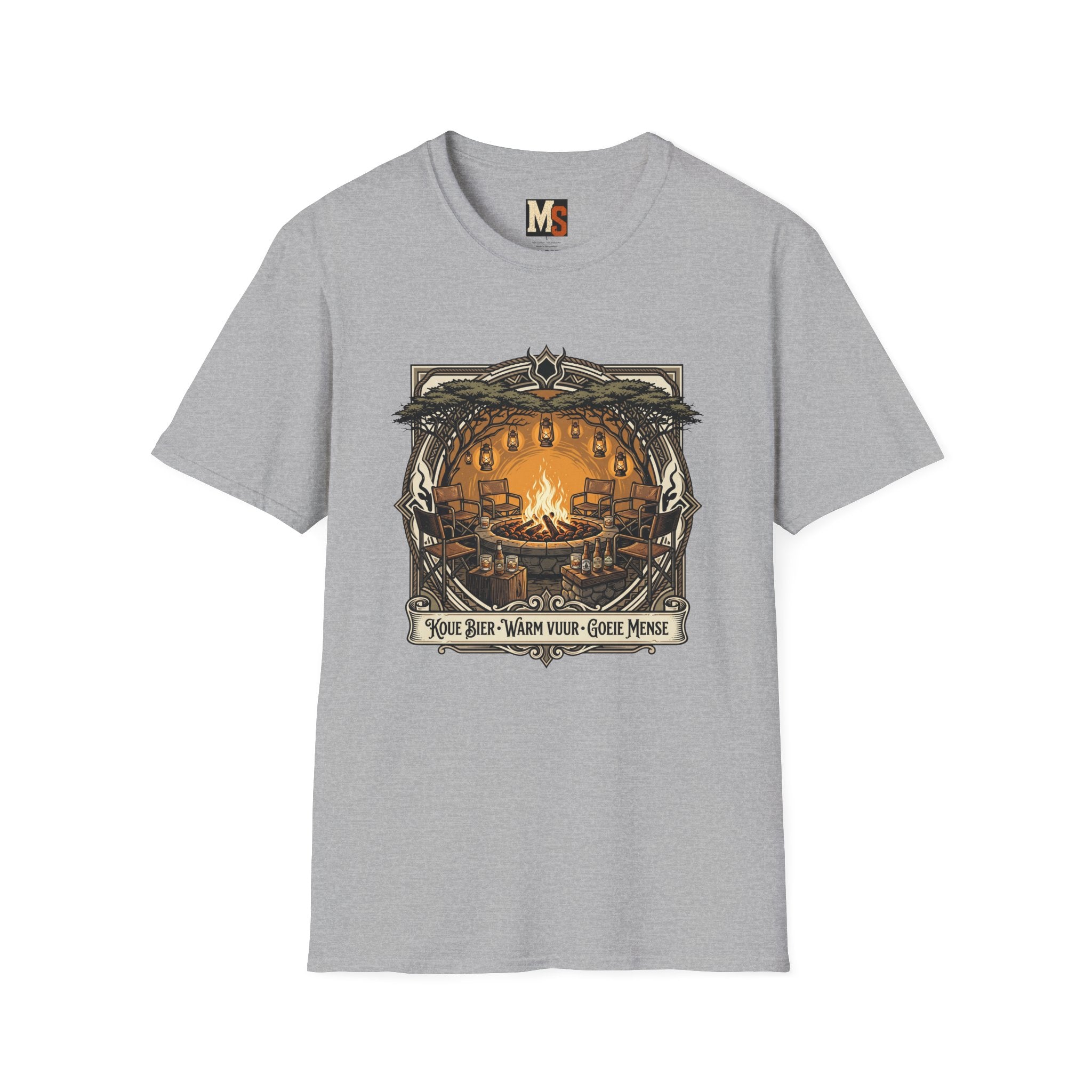 Koue bier, warm vuur, goeie mense T-shirt