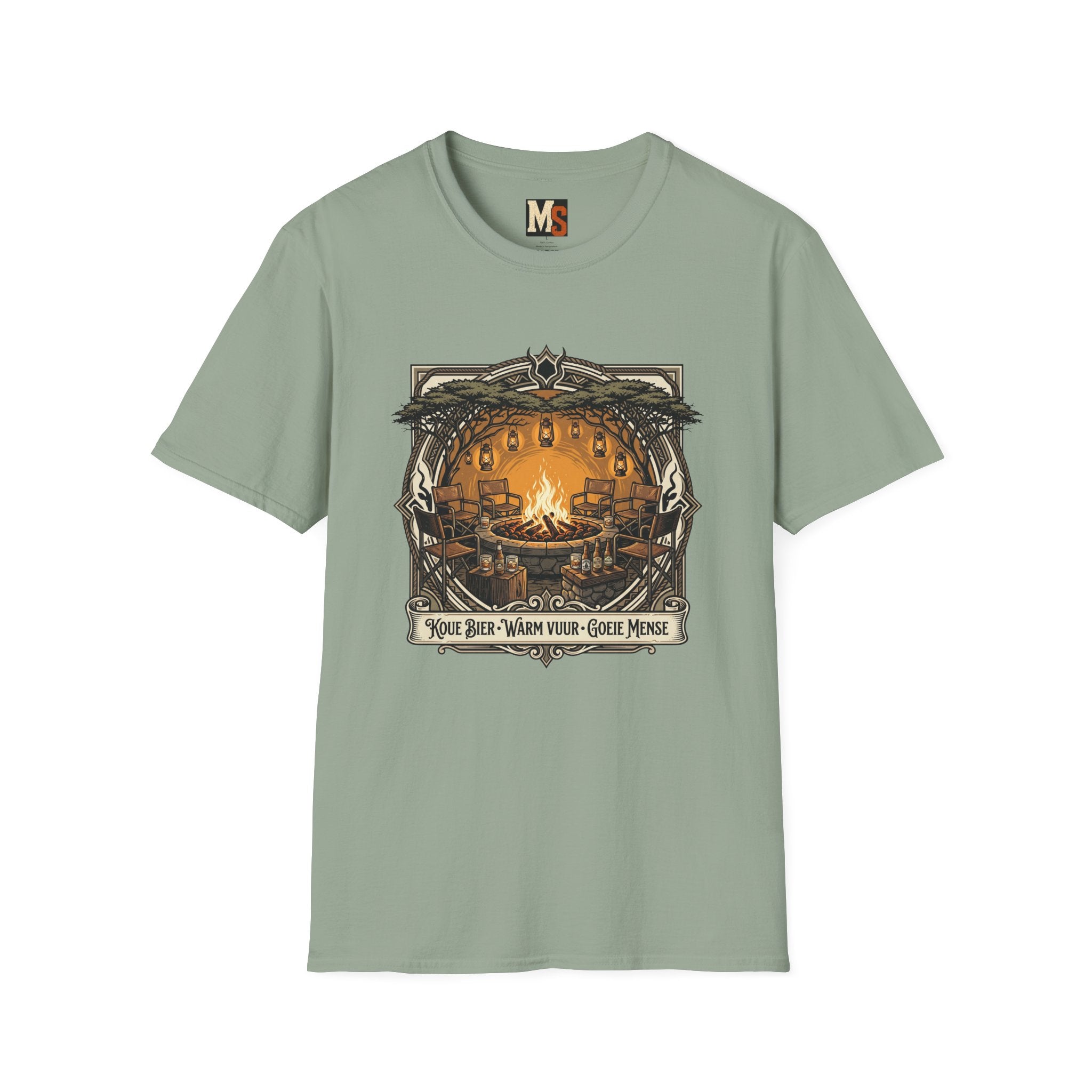 Koue bier, warm vuur, goeie mense T-shirt